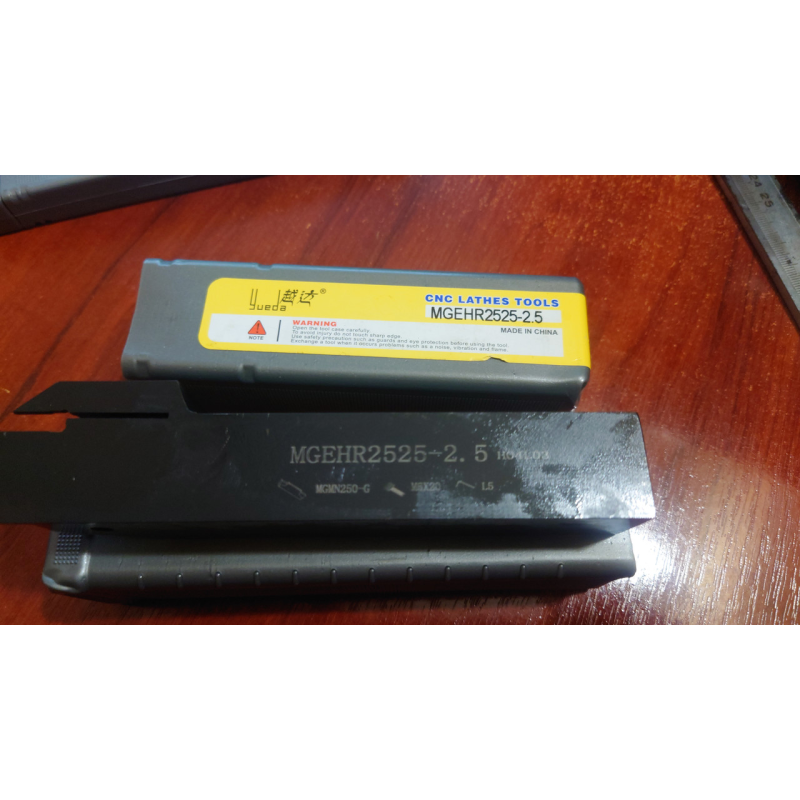 Резец отрезной MGEHR2525-1.5